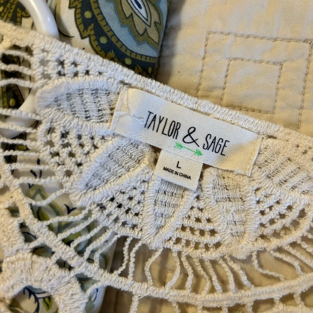 NWOT crochet trim ivory linen top. 3/4 sleeves. Never worn. Pet/Smoke free home - Picture 3 of 3